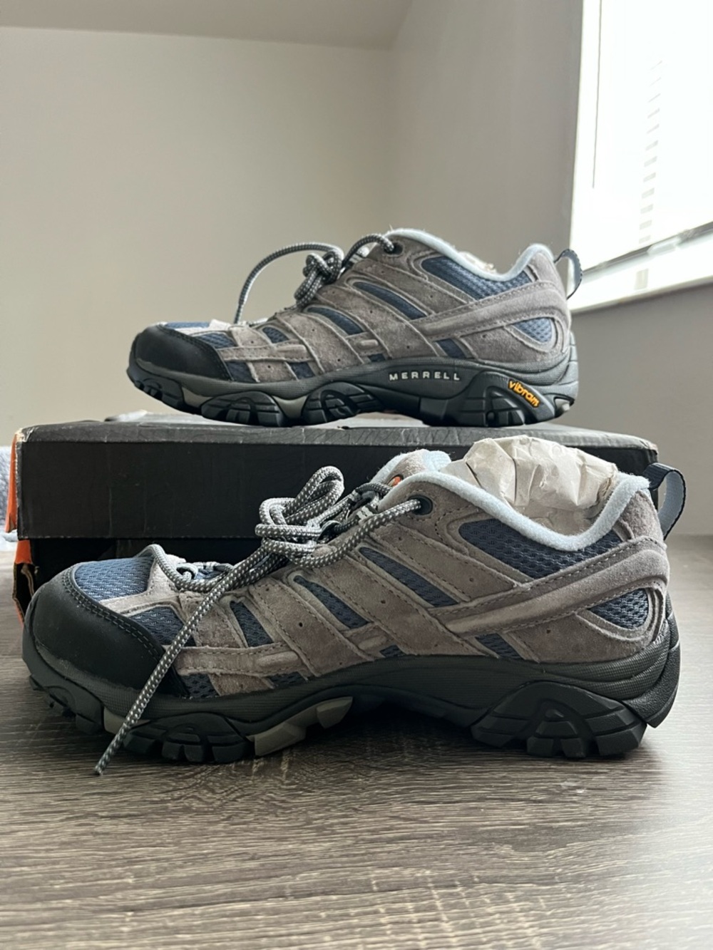 Merrell Women's Moab 2 Vent Trail Shoes Size 8.5